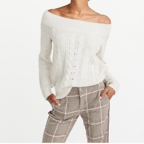 Abercrombie & Fitch Sweaters - Abercrombie and Fitch off the shoulder sweater